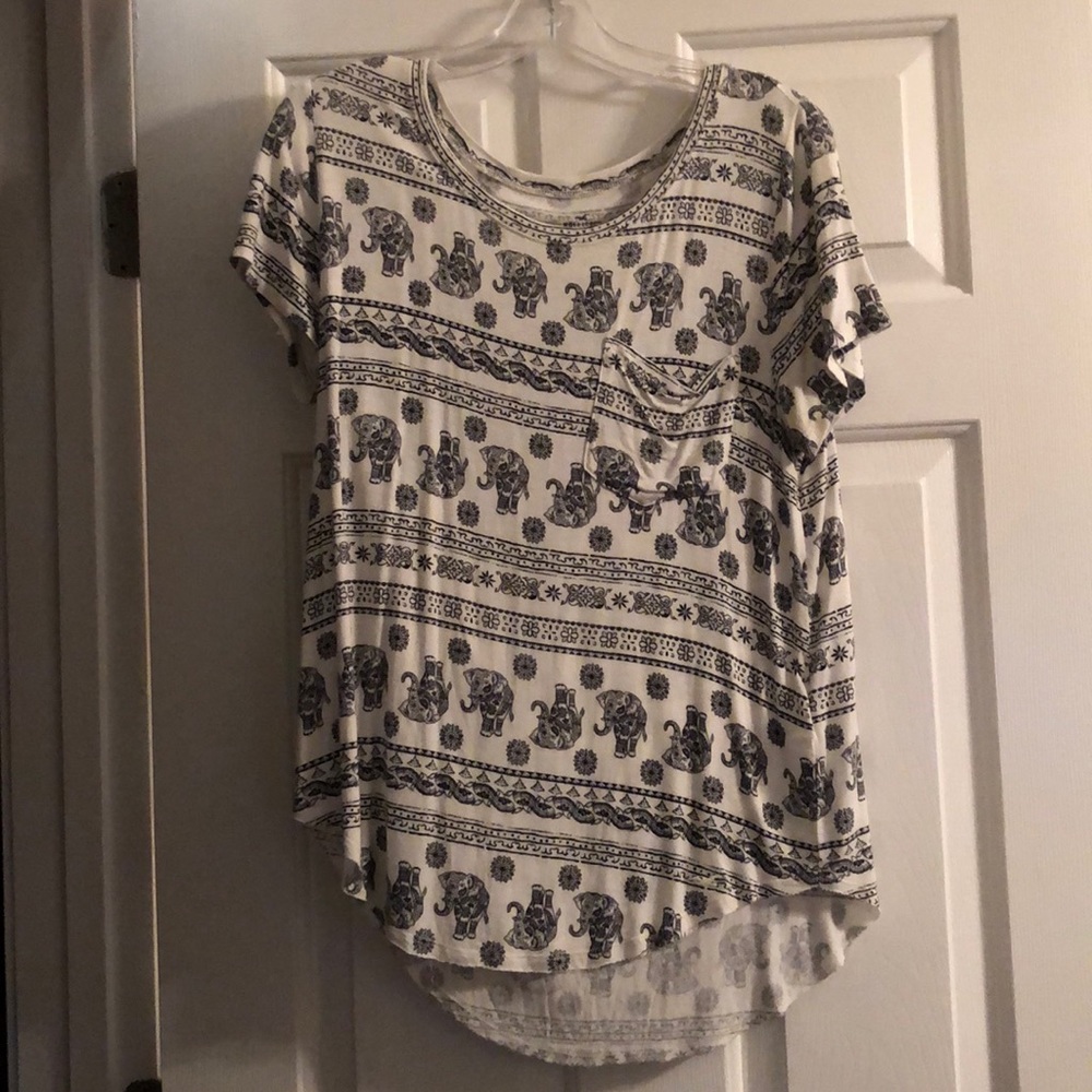 Elephant pattern pocket T